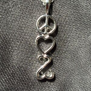 Kay Jewelers/Jane Seymour Silver Peace Heart Pendant Necklace